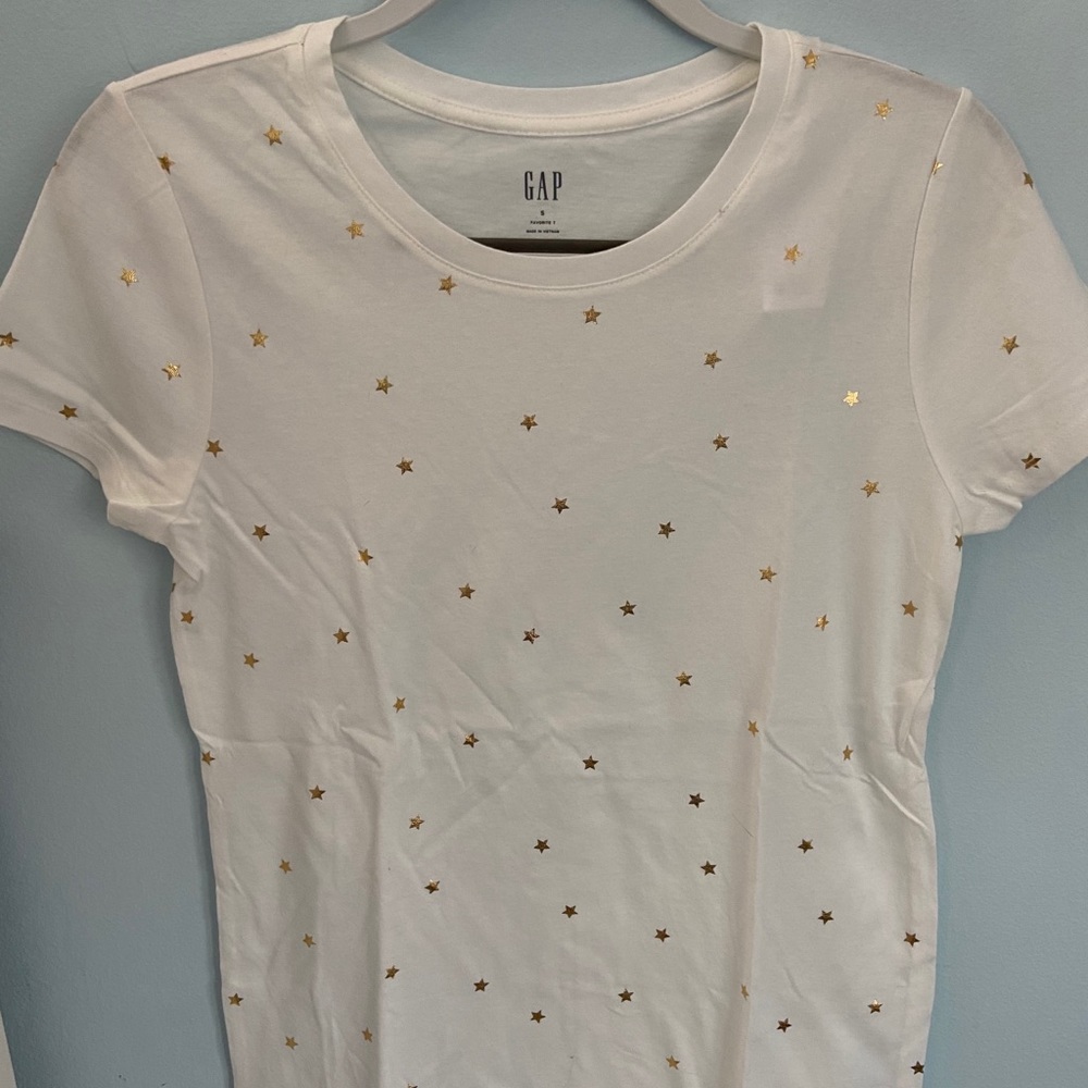 gap t-shirt